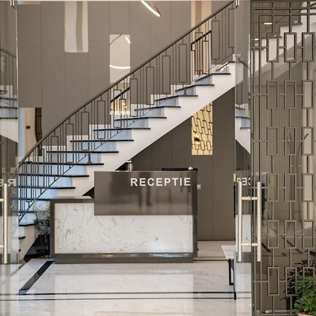 Caprice Complex Hotel Bacau Bagian luar foto